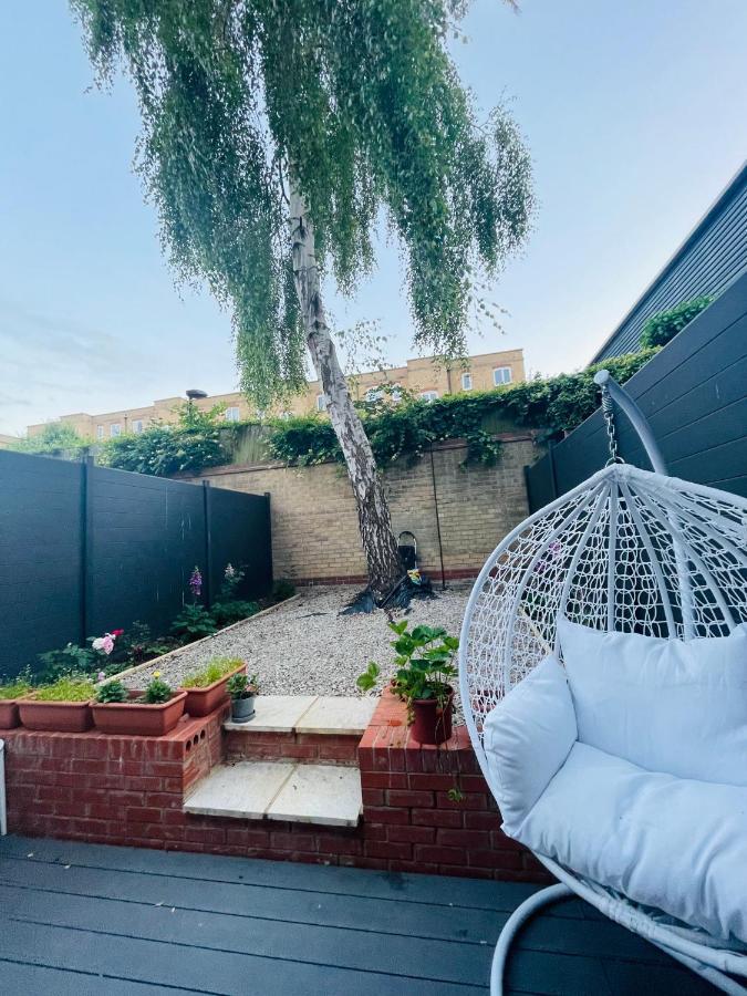 Riverside Premium En Suite Double Room E14 Londen Buitenkant foto