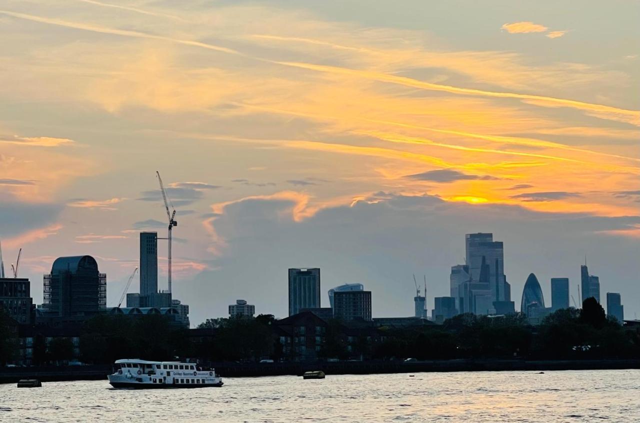 Riverside Premium En Suite Double Room E14 Londen Buitenkant foto